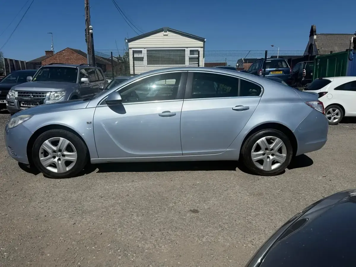Używany Vauxhall Insignia 2012 Srebrny Hatchback