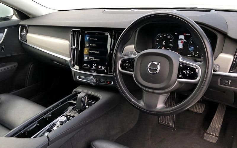 Used Volvo V90 Momentum 197 HP (144 kW) 2021 Estate