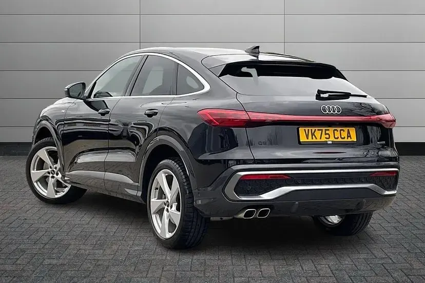 Used Audi Q5 Sportback S-Line 201 HP (147 kW) 2025 Mythos black SUV