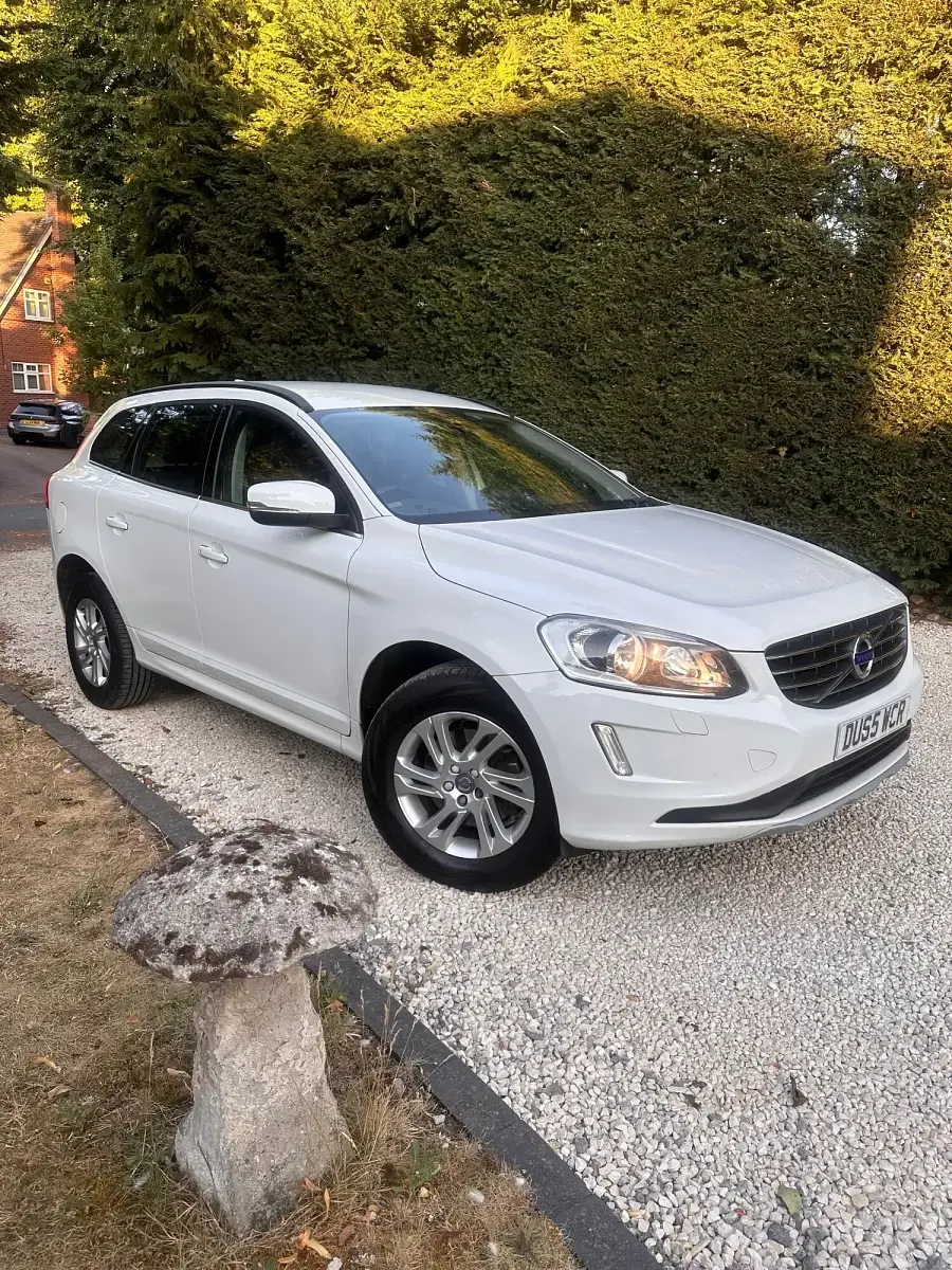 Used Volvo XC60 SE 190 HP (139 kW) 2015 White SUV