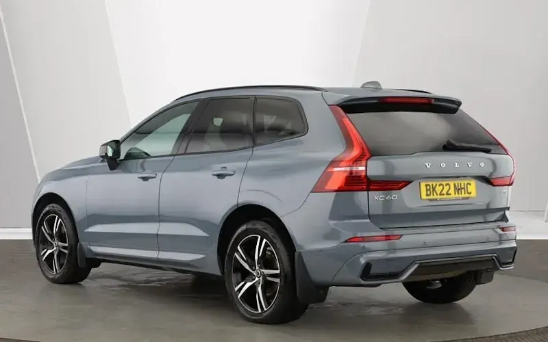Used Volvo XC60 R-Design 250 HP (183 kW) 2021 SUV