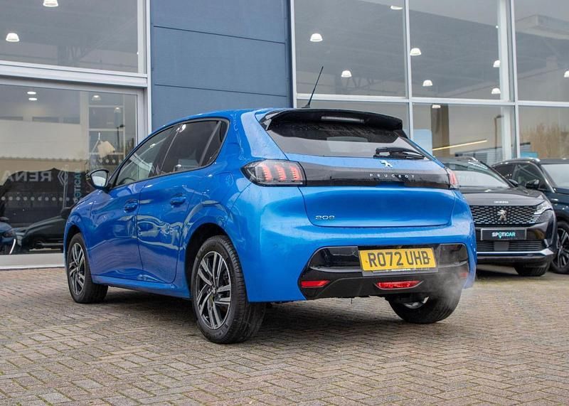 Used Peugeot 208 Allure+ 99 HP (72 kW) 2022 Blue Hatchback