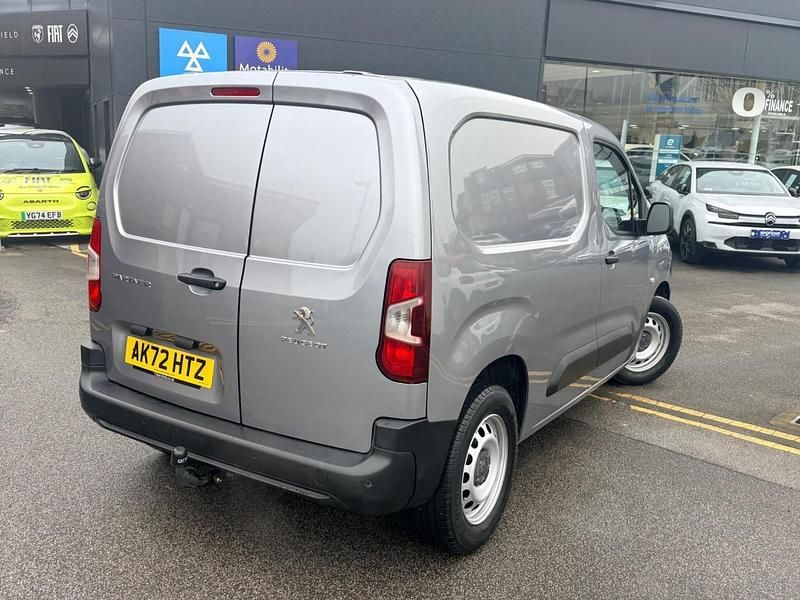 Used Peugeot Partner Premium 100 HP (73 kW) 2022 Grey MPV