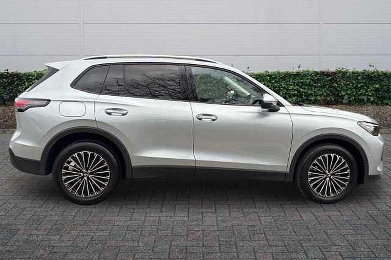 Used VW Tiguan Match 130 HP (95 kW) 2024 Silver SUV