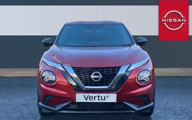 Usado Nissan Juke N-Connecta 114 HP (83 kW) 2023 Vermelho SUV