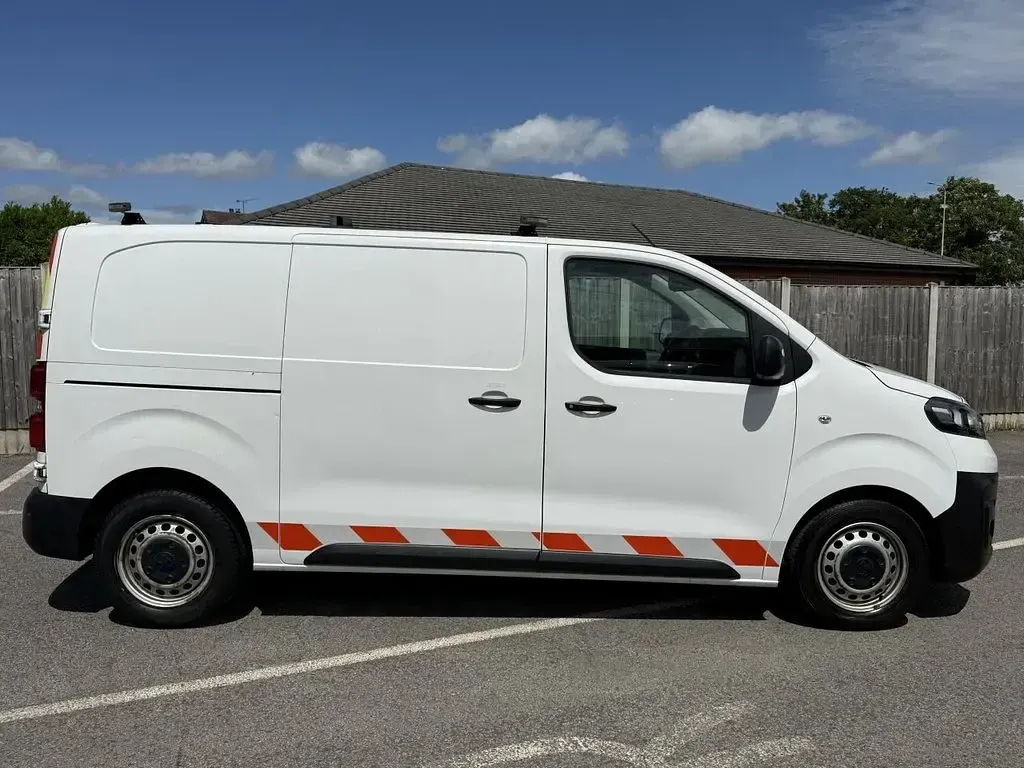 Used Vauxhall Vivaro Edition 2019 White MPV