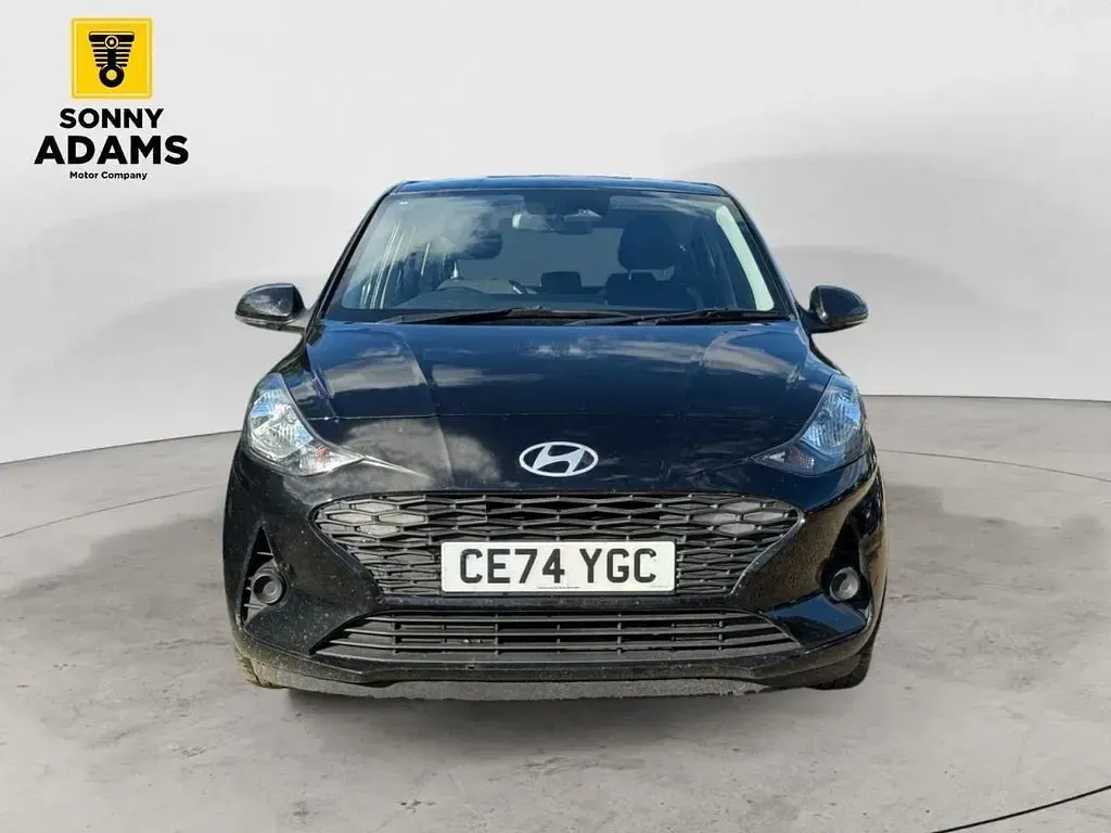 Used Hyundai i10 Advanced 63 HP (46 kW) 2024 Black Hatchback
