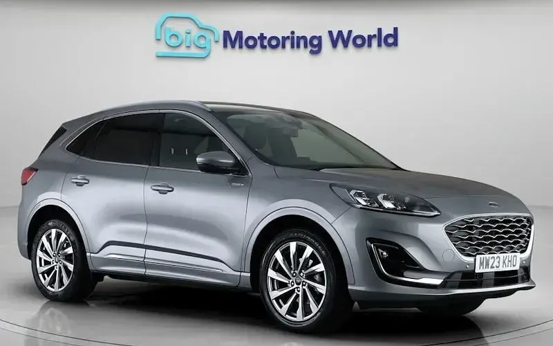 Usado Ford Kuga Vignale 225 HP (165 kW) 2023 SUV