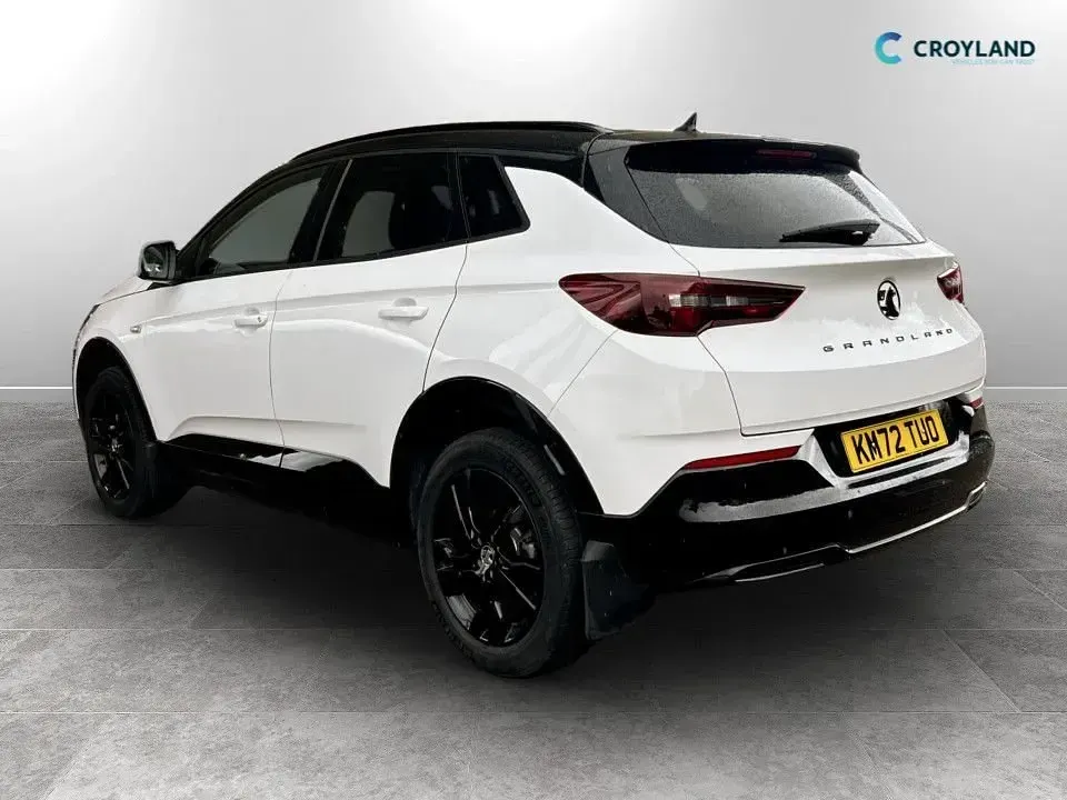 Used Vauxhall Grandland X GS Line 130 HP (95 kW) 2022 White SUV