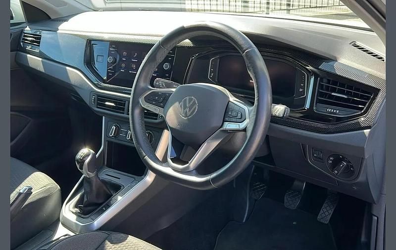 Used VW Taigo Life 108 HP (79 kW) 2022 White SUV