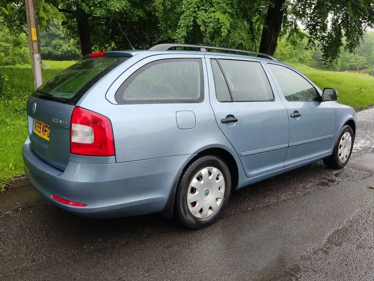 Used Skoda Octavia 105 HP (77 kW) 2010 Grey Estate