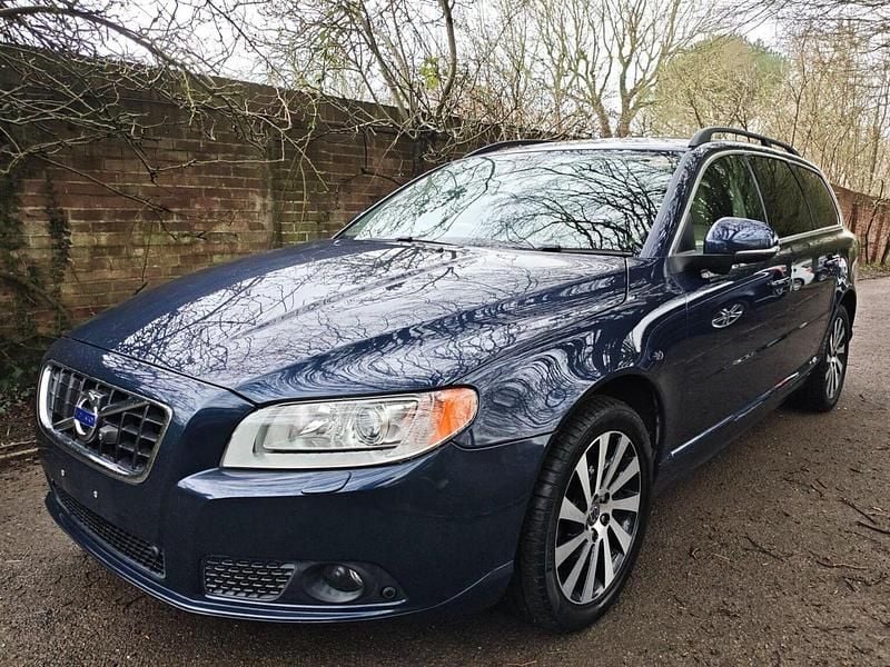 Used Volvo V70 SE Lux 2013 Blue Estate