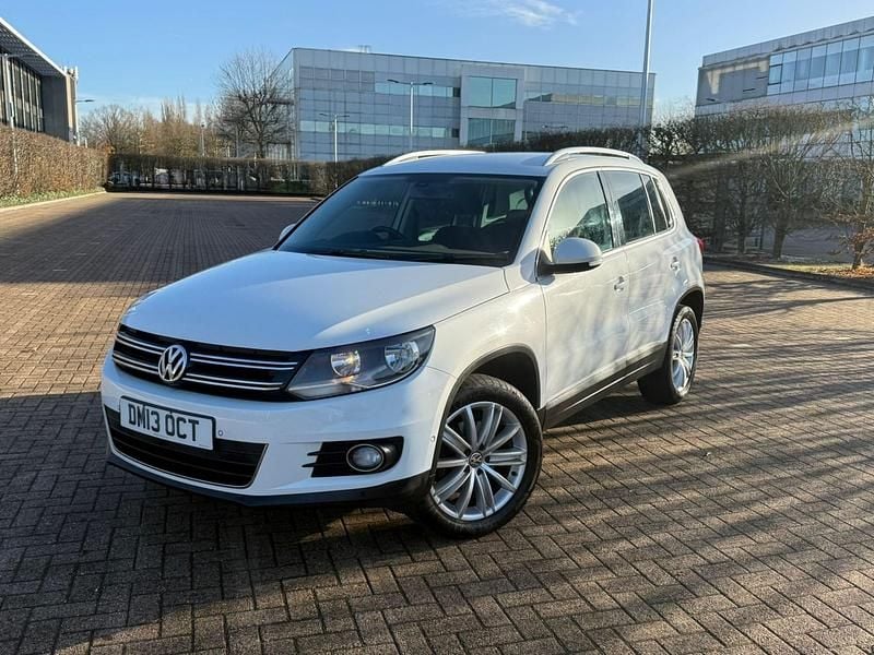 Usado VW Tiguan Edition 150 HP (110 kW) 2015 Branco SUV