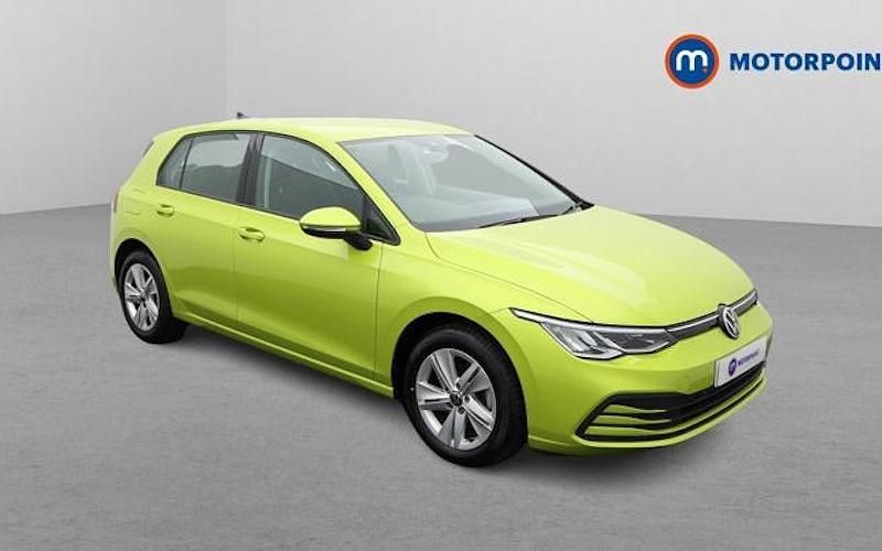 Used VW Golf VIII Life 116 HP (85 kW) 2023 Yellow Hatchback