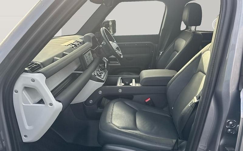 Begagnad Land Rover Defender SE Dynamic 249 HK (183 kW) 2025 SUV