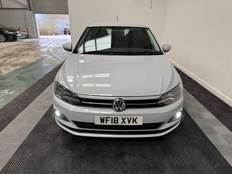 Used VW Polo SE 95 HP (69 kW) 2018 Silver Hatchback