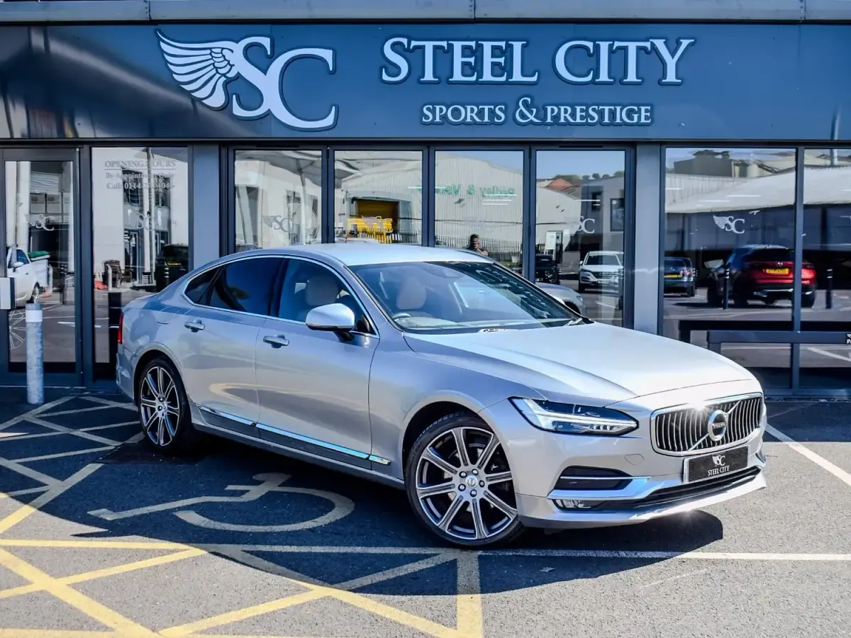 Usado Volvo S90 Inscription 190 HP (139 kW) 2017 Prateado Sedan