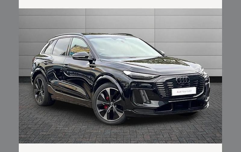 Mythos black Used 2025 Audi Q6 e-tron Advanced SUV | £55,395 (Super price) - Image 1/4