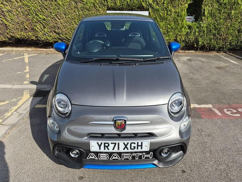 Begagnad Abarth 595 Pista 165 HK (121 kW) 2021 Grå Halvkombi