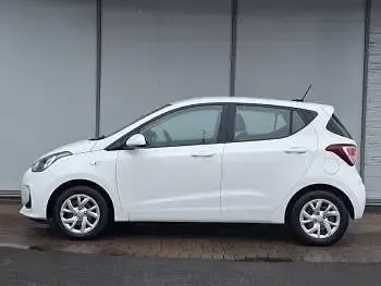 Used Hyundai i10 SE 87 HP (63 kW) 2018 White Hatchback