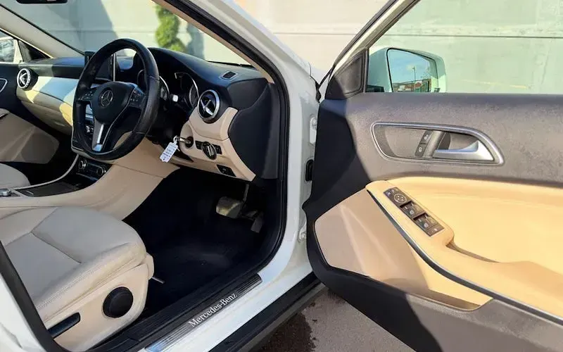 Used Mercedes GLA220 SE 170 HP (125 kW) 2014 White SUV