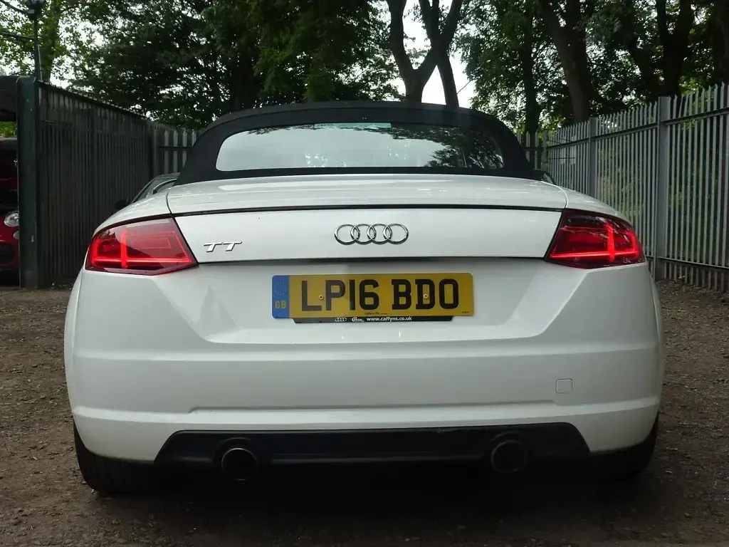 Used Audi TT Roadster Sport 180 HP (132 kW) 2016 White Cabriolet