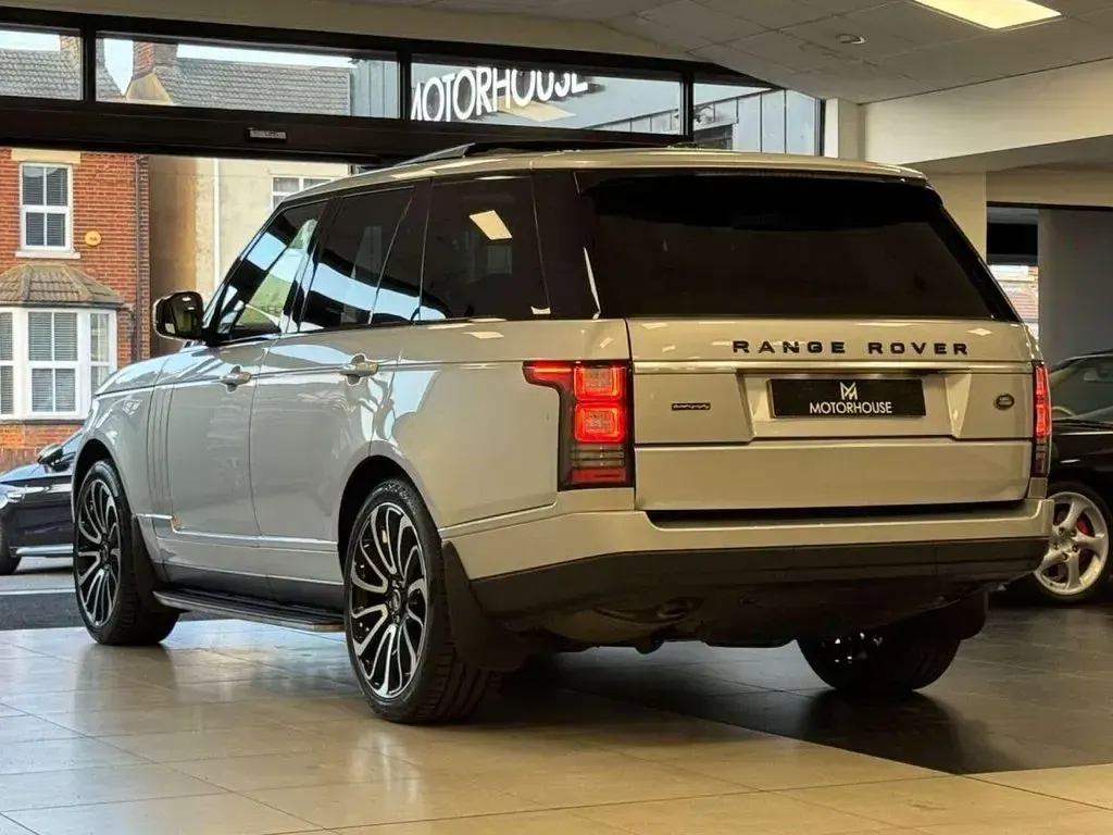 Used Land Rover Range Rover HSE 306 HP (225 kW) 2013 Silver SUV