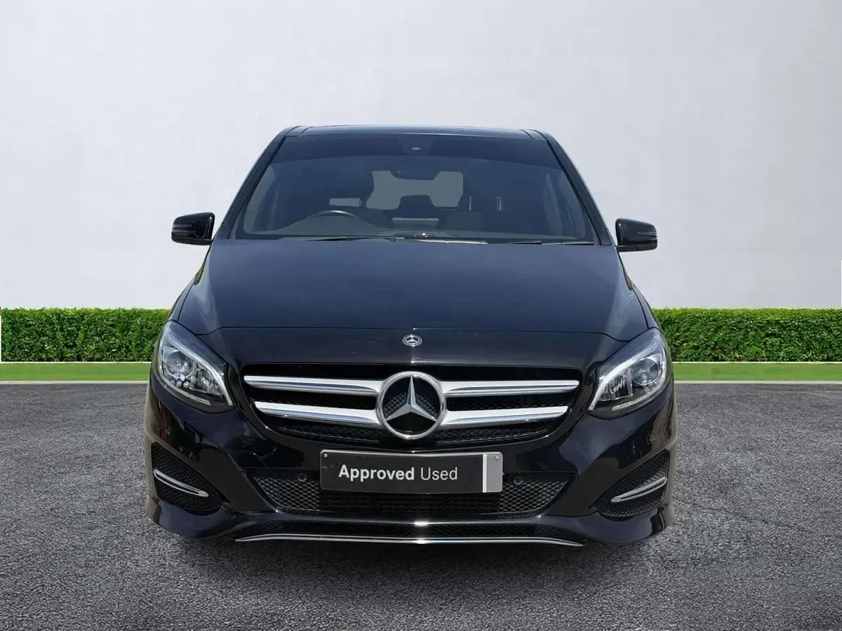 Used Mercedes B200 Exclusive 2019 Black Hatchback