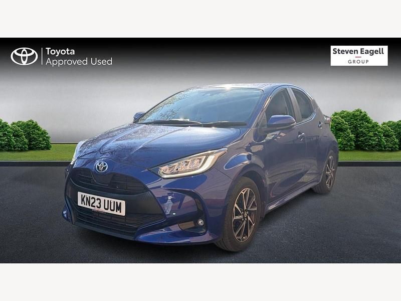 Used Toyota Yaris Hybrid Design 116 HP (85 kW) 2023 Blue Hatchback