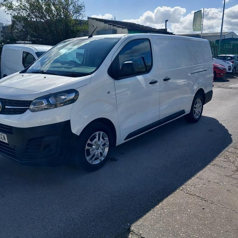 Used Vauxhall Vivaro 100 HP (73 kW) 2020 White MPV