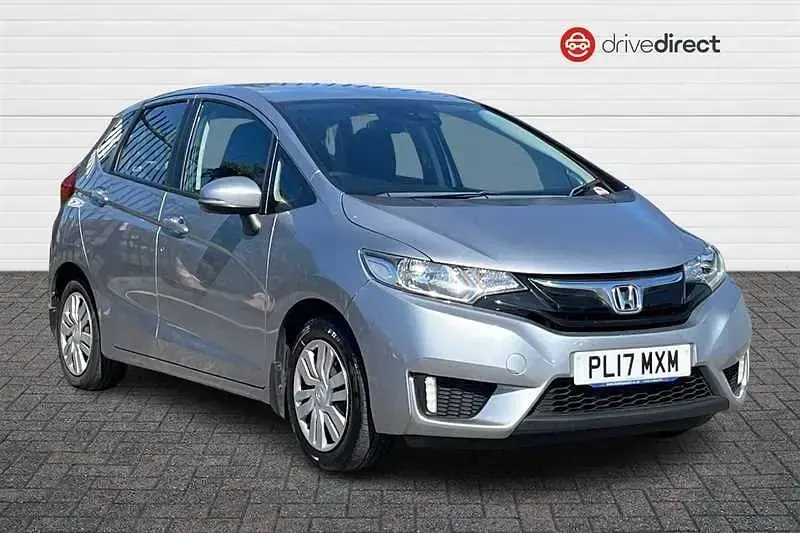 Begagnad Honda Jazz S 102 HK (75 kW) 2017 Silver Halvkombi