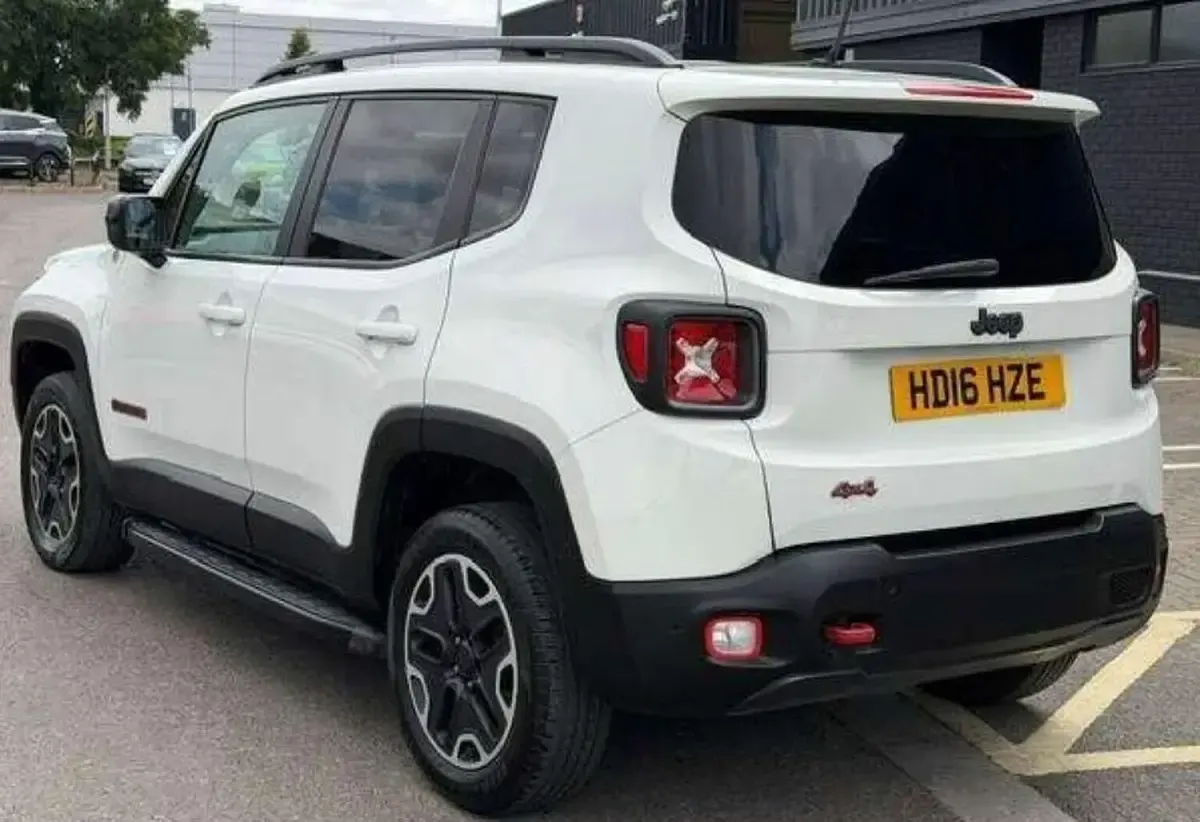 Used Jeep Renegade Trailhawk 140 HP (102 kW) 2016 White SUV