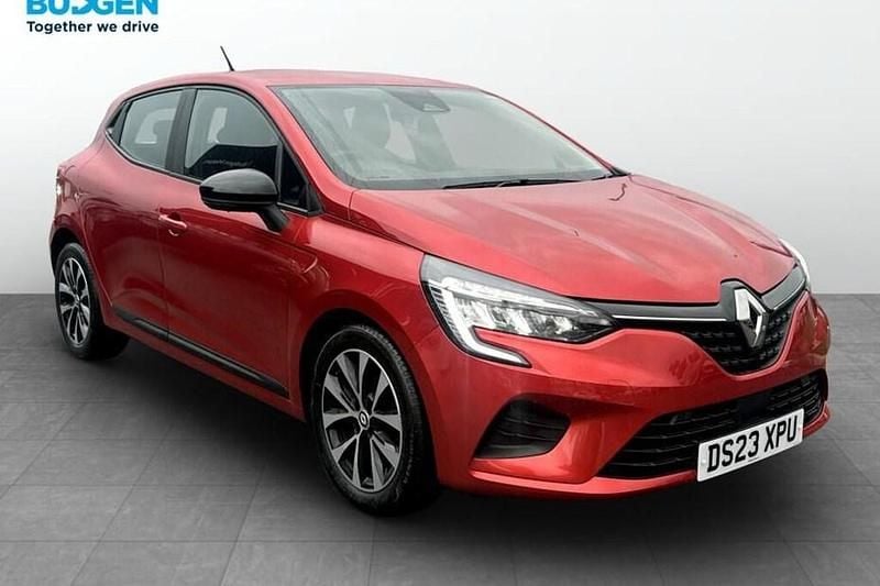 Used Renault Clio V Evolution 90 HP (66 kW) 2023 Red Hatchback