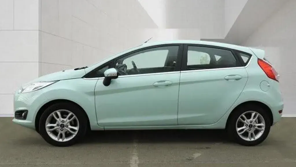 Used Ford Fiesta Zetec 101 HP (74 kW) 2016 Hatchback