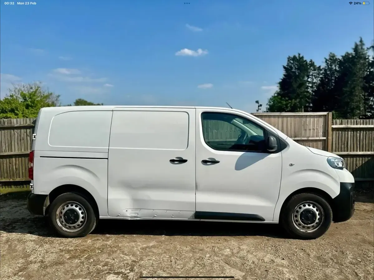 Second-hand Peugeot Expert 2019 Alb Van