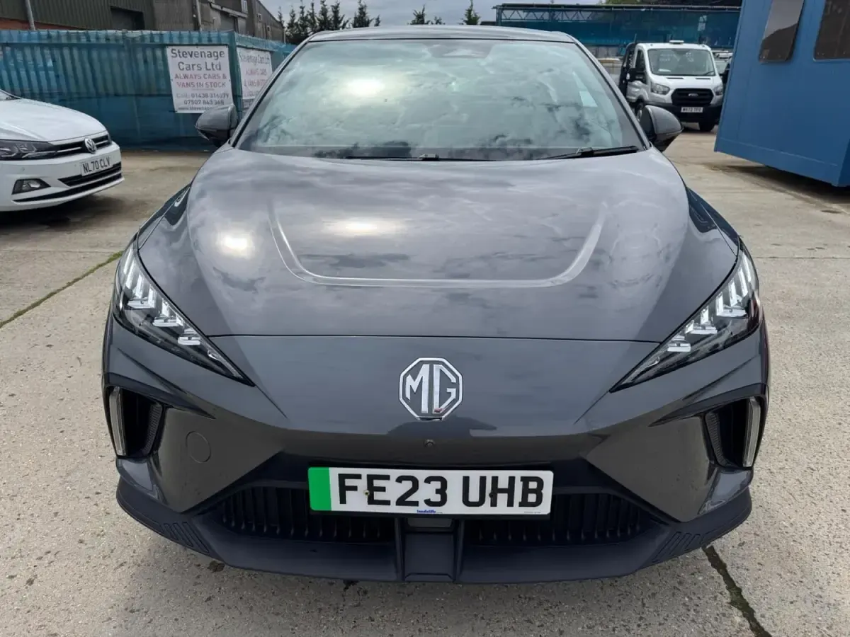 Usado MG MG4 EV Trophy 63 kW (87 CV) 2023 Gris Utilitario