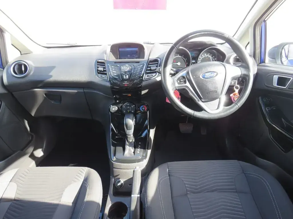 Used Ford Fiesta Zetec 100 HP (73 kW) 2017 Blue Hatchback
