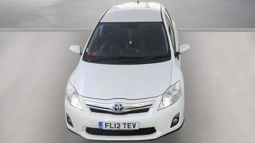 Used Toyota Auris Hybrid 2012 White Hatchback