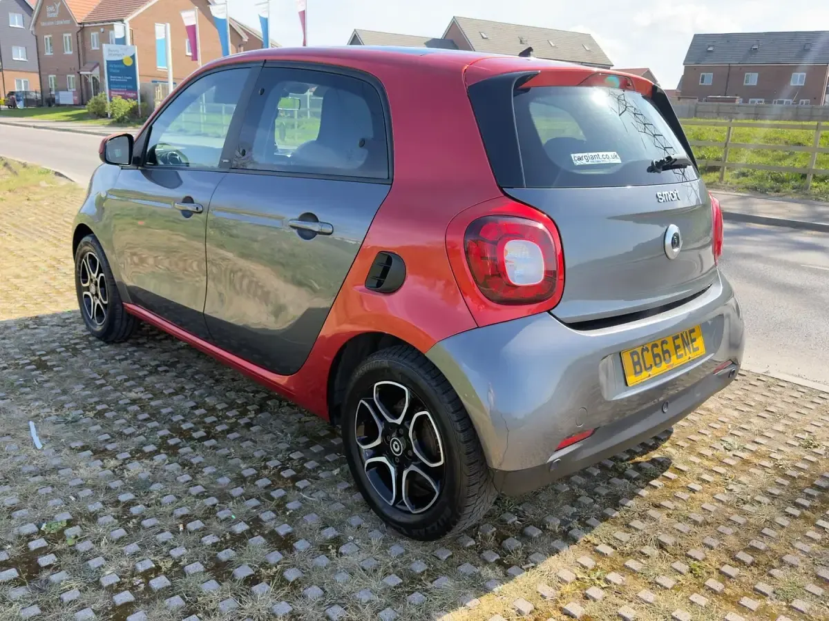 Used Smart ForFour Premium 90 HP (66 kW) 2016 Grey Hatchback