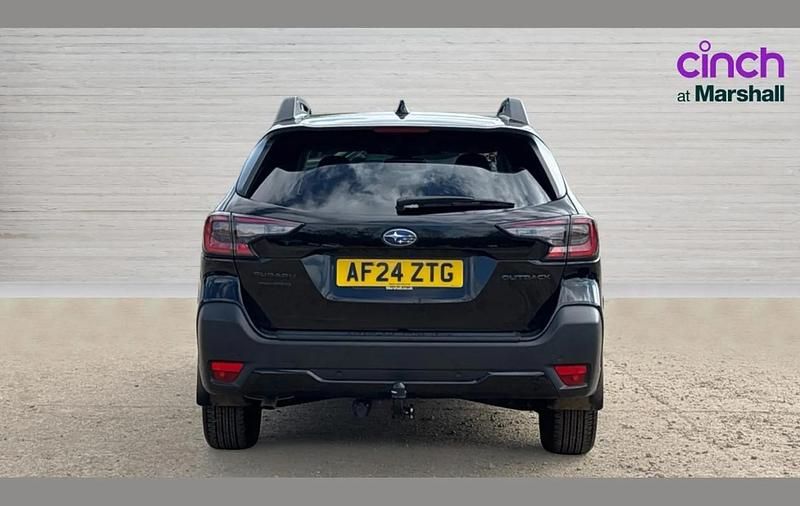 Usado Subaru Outback 166 CV (122 kW) 2024 Negro Familiar