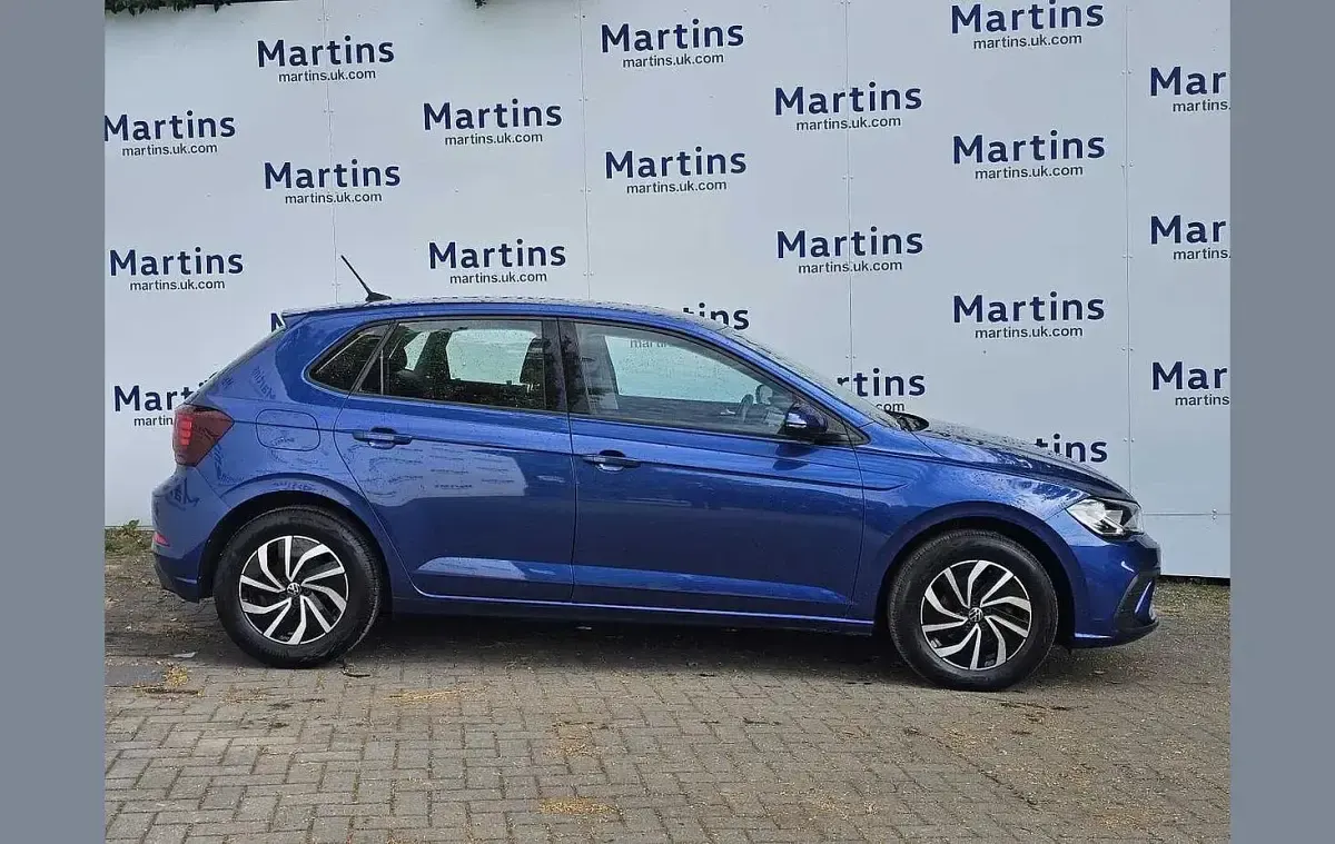 Used VW Polo Life 95 HP (69 kW) 2023 Blue Hatchback