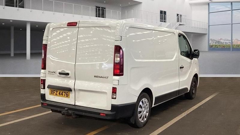 Used Renault Trafic Business 2015 White MPV