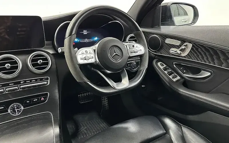 Used Mercedes C220 AMG Line Premium 194 HP (142 kW) 2021 Silver Sedan