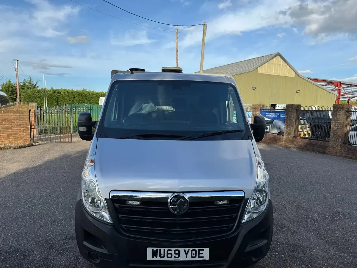 Used Vauxhall Movano 130 HP (95 kW) 2019 Silver MPV
