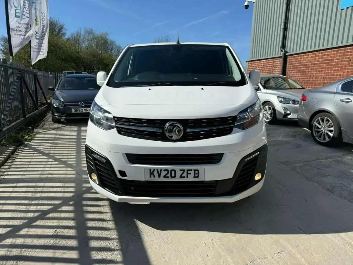 Gebraucht Vauxhall Vivaro Sportive 120 PS (88 kW) 2020 Weiß Van / Kleinbus