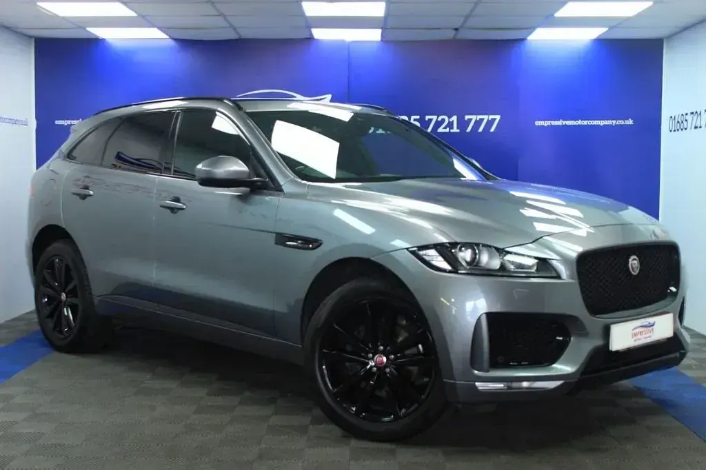 Used Jaguar F-Pace Chequered Flag 180 HP (132 kW) 2019 Grey SUV