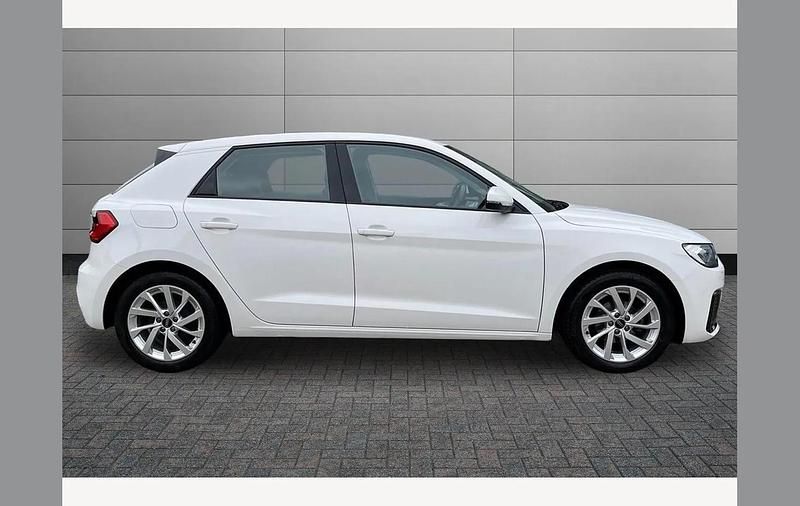 Used Audi A1 Sport 95 HP (69 kW) 2023 White SUV