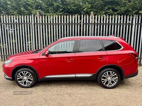 Used Mitsubishi Outlander 150 HP (110 kW) 2018 Red SUV