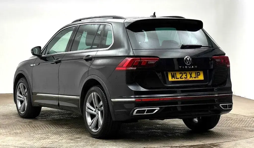Second-hand VW Tiguan Edition 2023 Negru SUV
