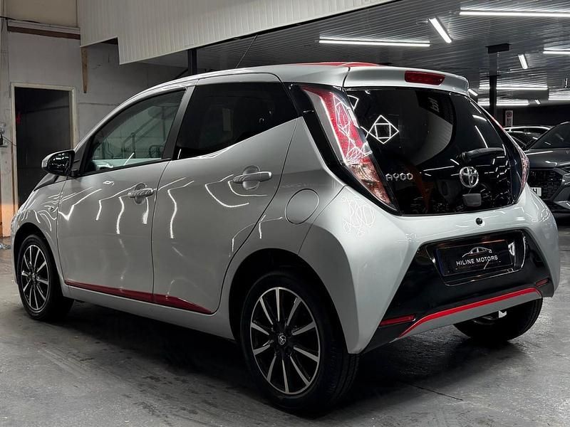 Used Toyota Aygo x-press 69 HP (50 kW) 2017 Silver Hatchback